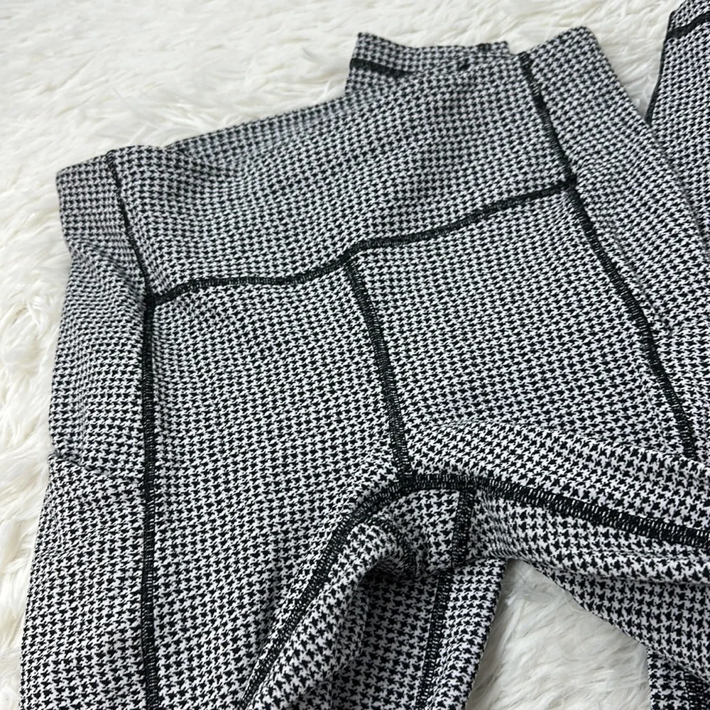 Lululemon Speed Up Tight *Full-On Luxtreme 28